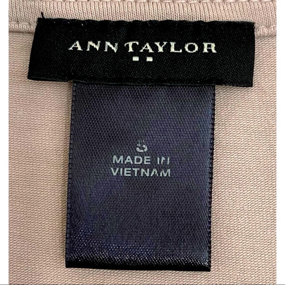 Ann Taylor Loft Factory Beige Stretchy Pleated Front Top, Size Small - Picture 7 of 7